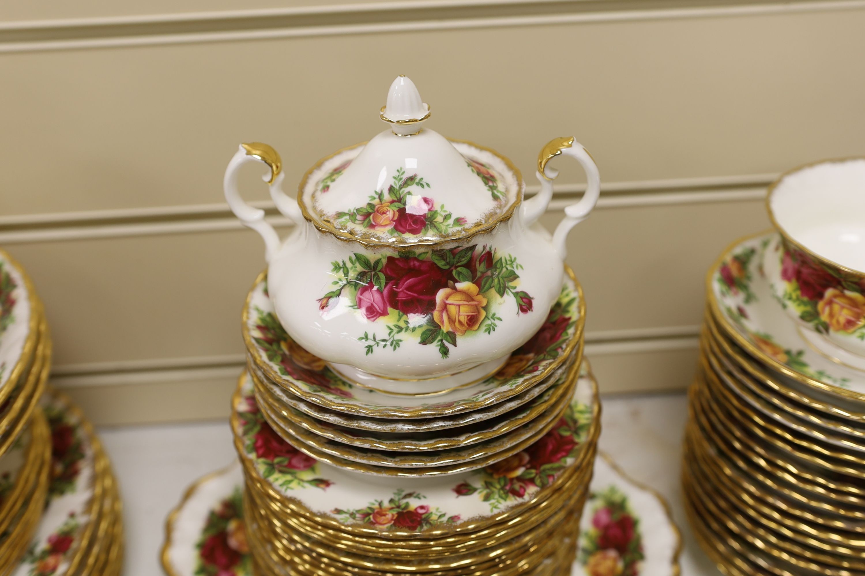 Quantity of Royal Albert 'Old Country Roses' tablewares